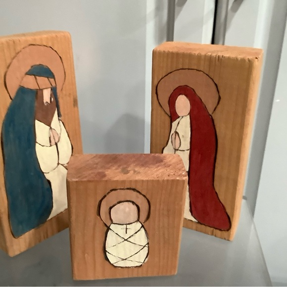 Handcrafted Wooden Nativity Set - Blue, Red, White Hand Painted 3pc - Picture 11 of 15
